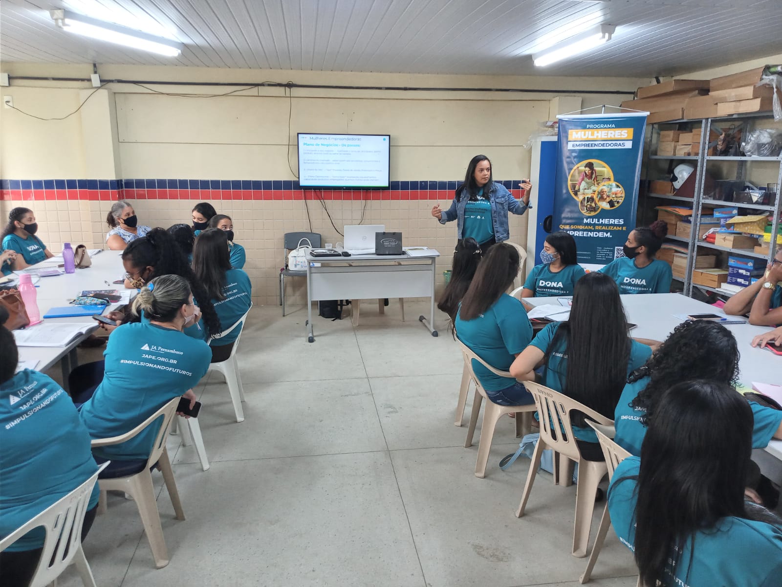 Mulheres Empreendedoras, da ONG Junior Achievement Pernambuco, incentiva jovens a empreenderem